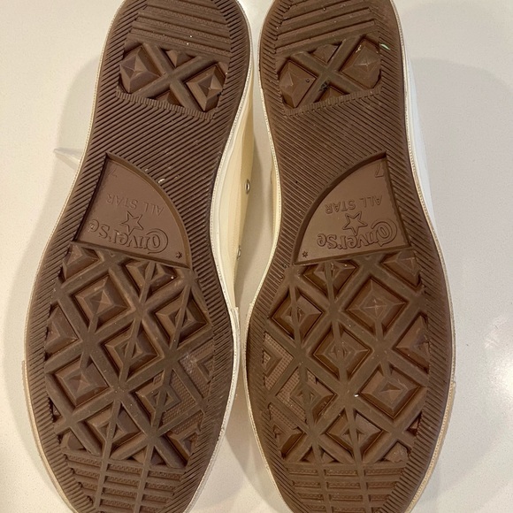 Converse x COMME des GARÇONS PLAY - size Mens 7 / Womens 9 - Picture 5 of 6